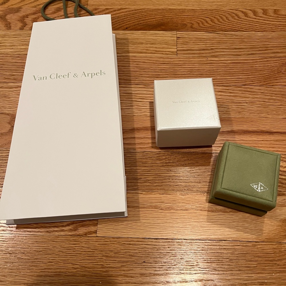 Van Cleef & Arpels Jewelry Box Set